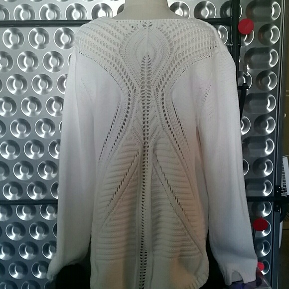 Sweater - Picture 1 of 2